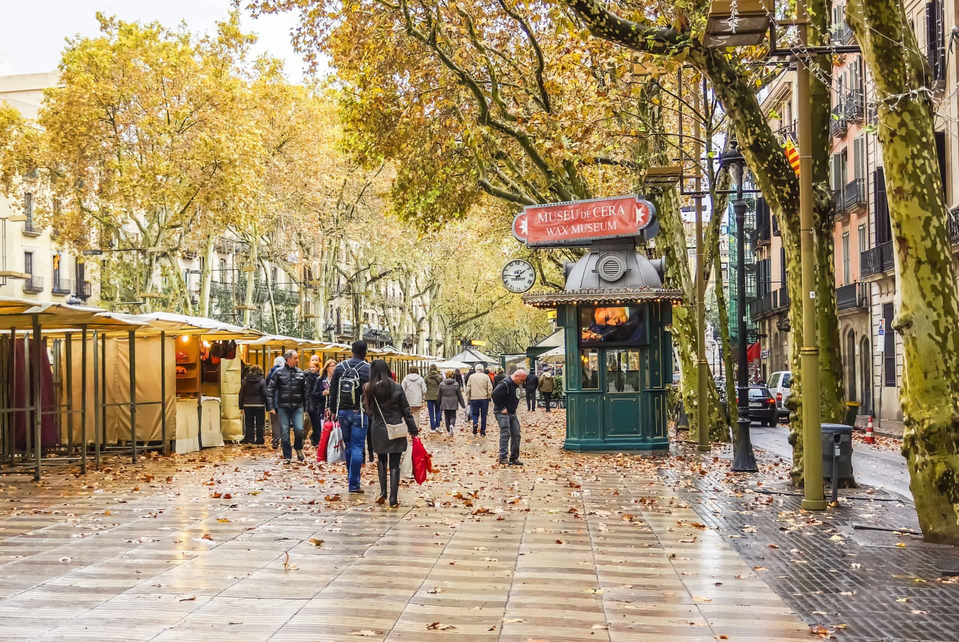 touristes barcelone en octobre