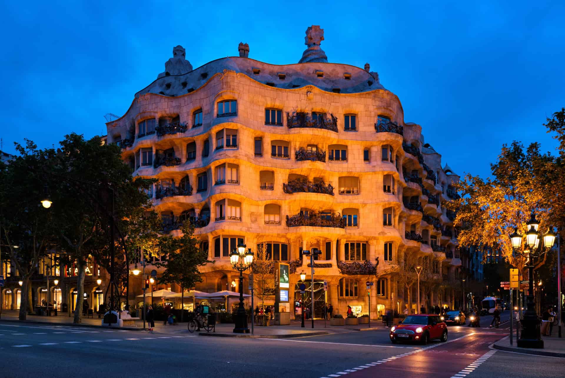 pedrera la nuit