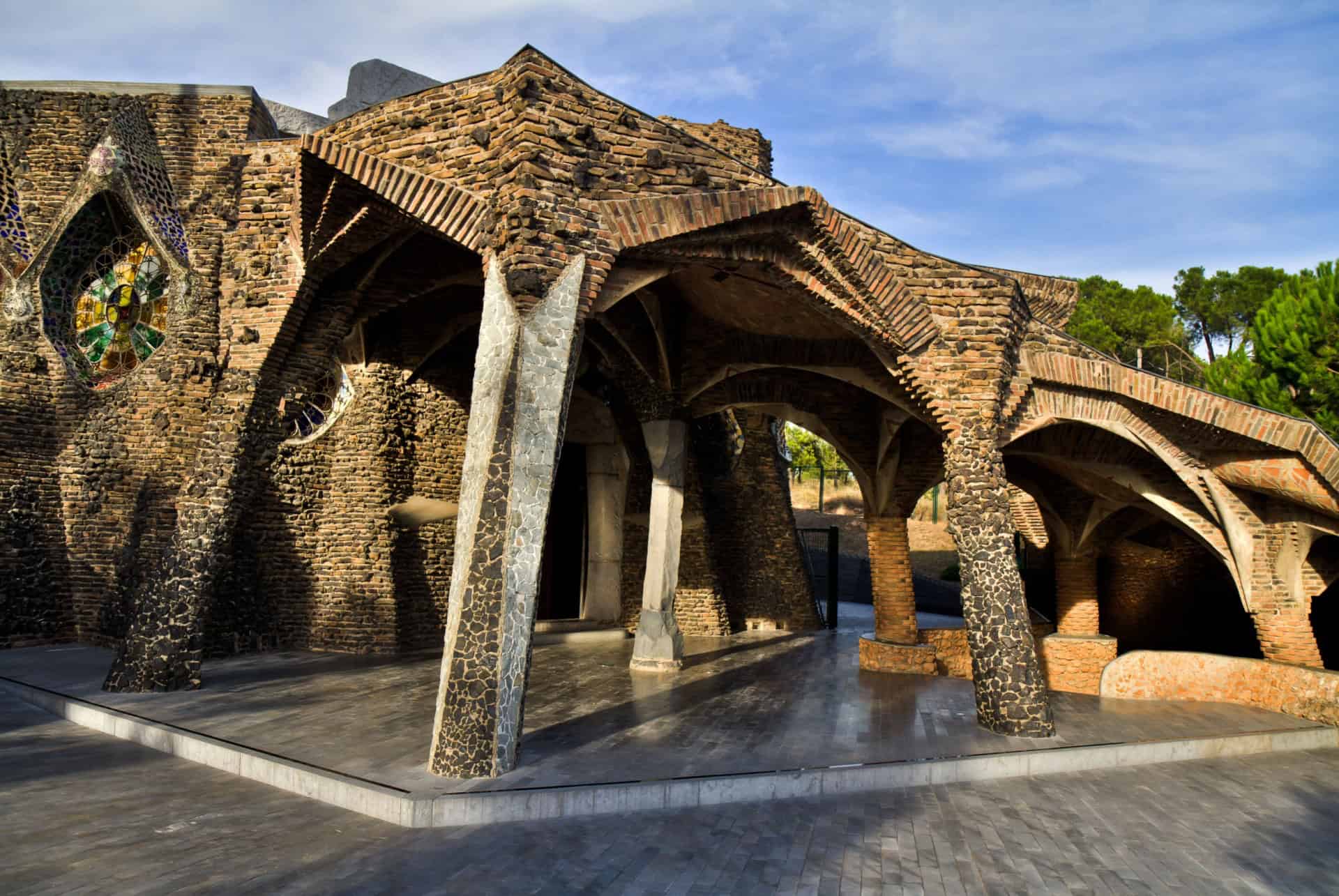 colonnes crypte gaudi