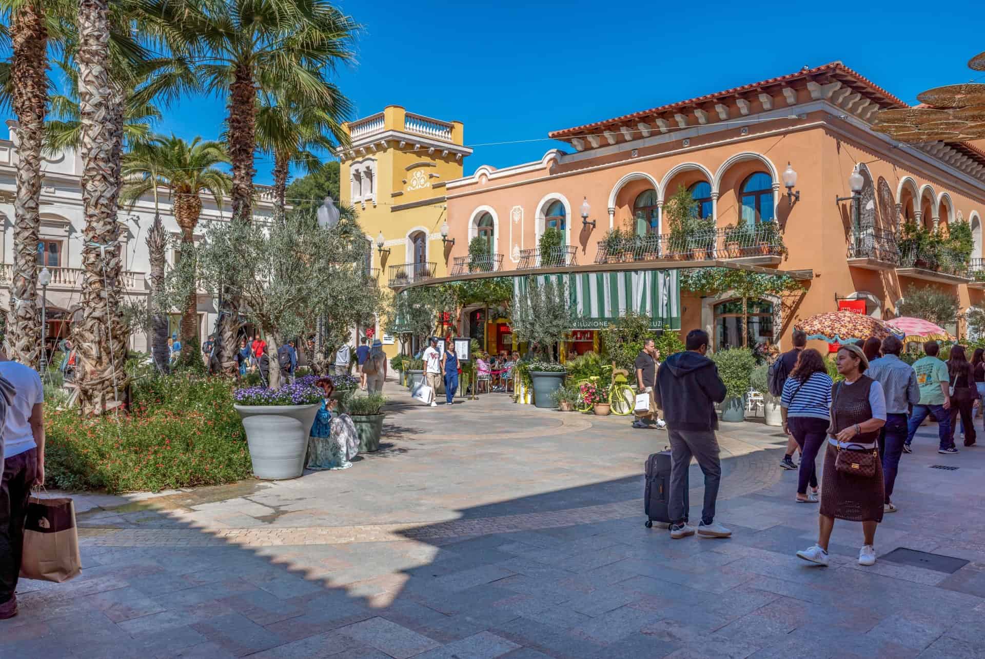Roca Village