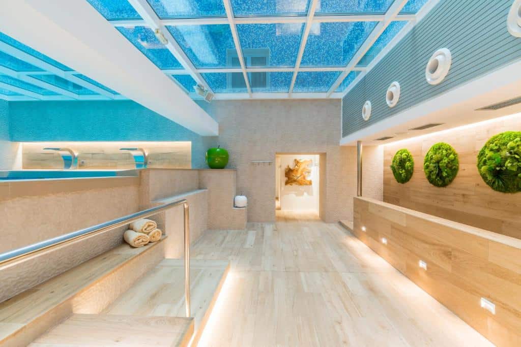 salles hotel pere iv spa