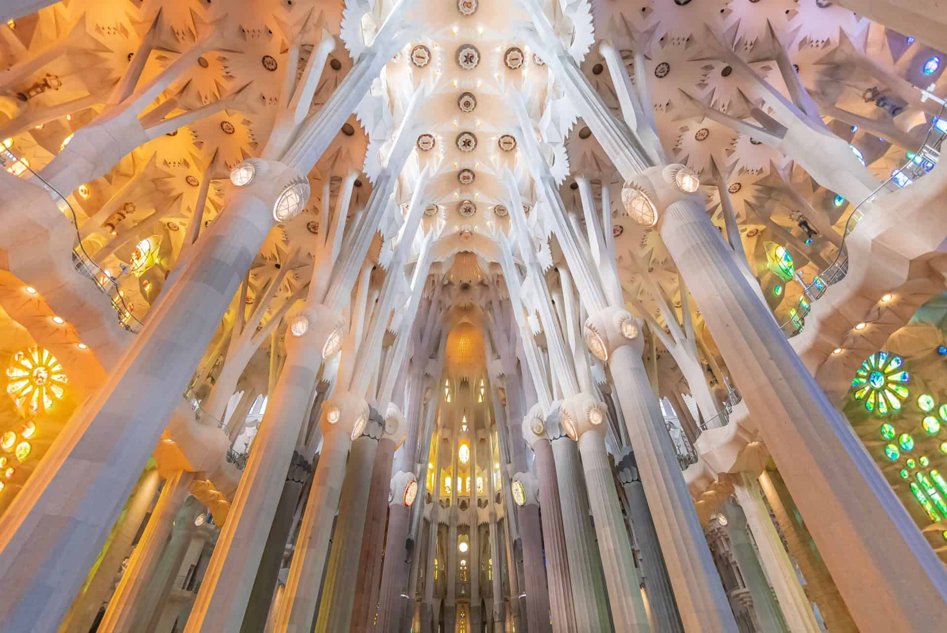 interieur de la sagrada familia