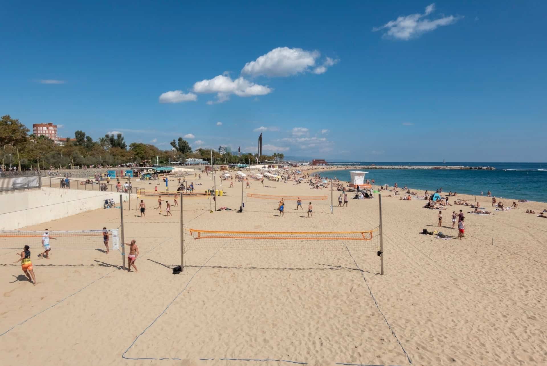 barcelone en ete plage nova icaria