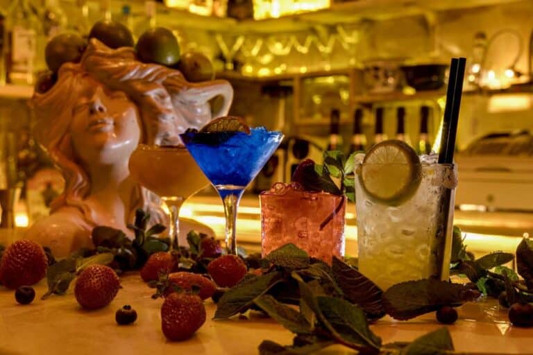 Cours de préparation de cocktails avec tapas