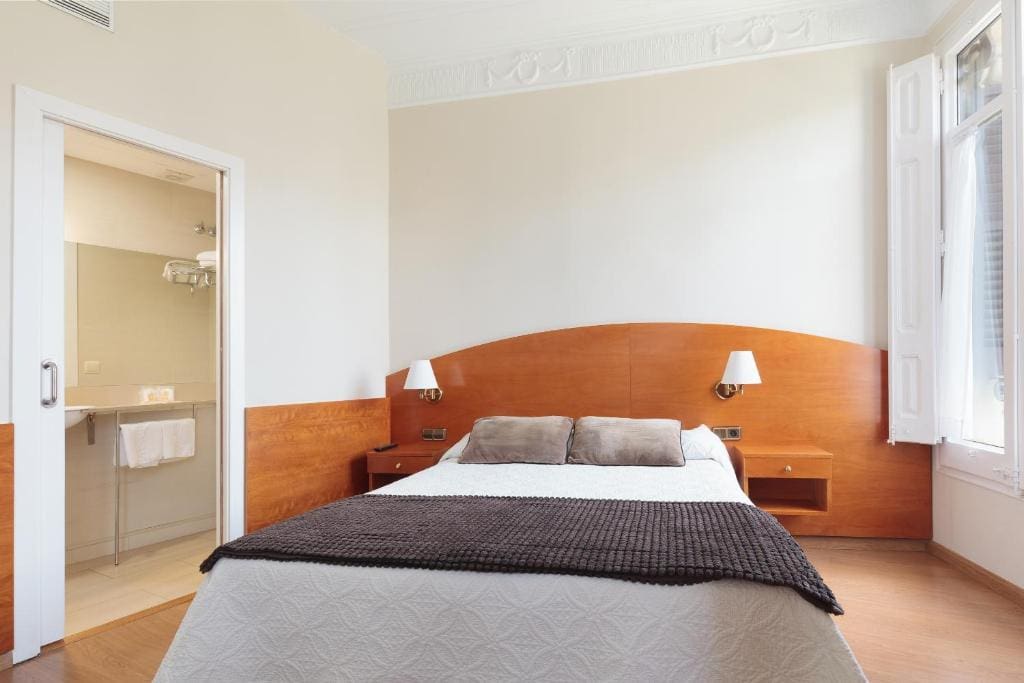 hostal oliva barcelone