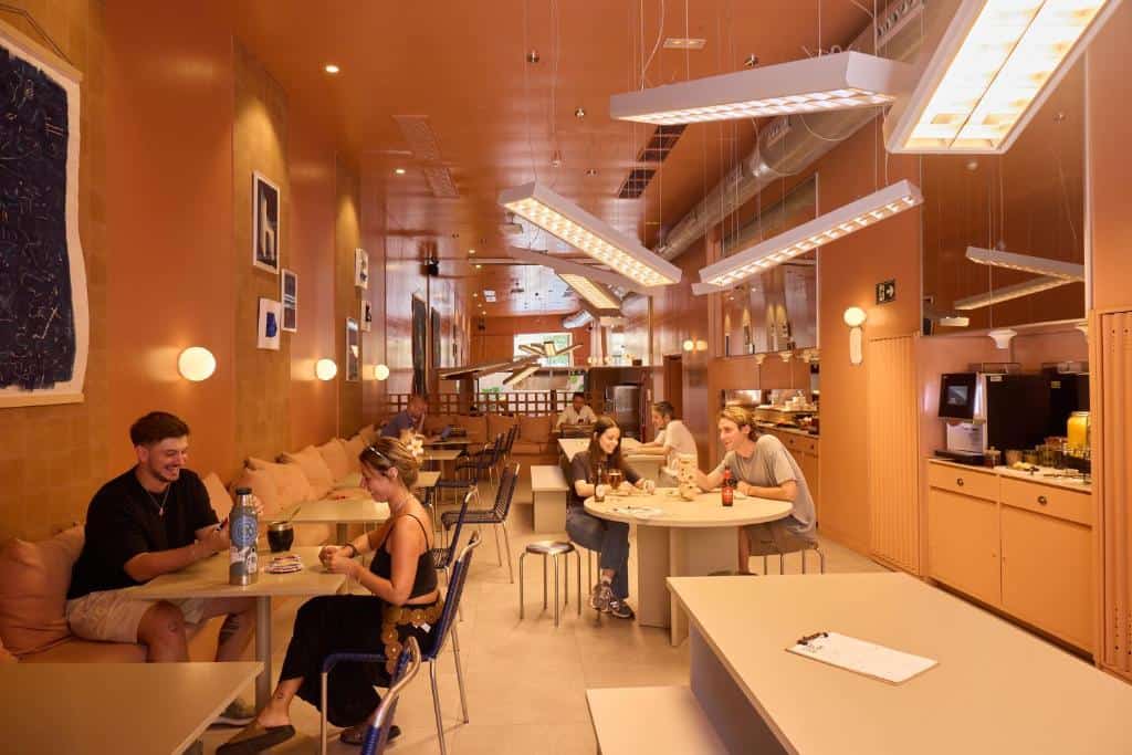 latroupe poblenou beach